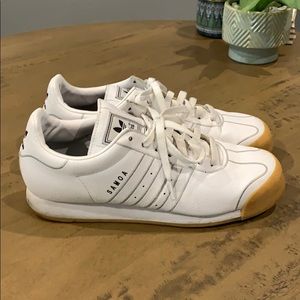 Adidas somoa size 10